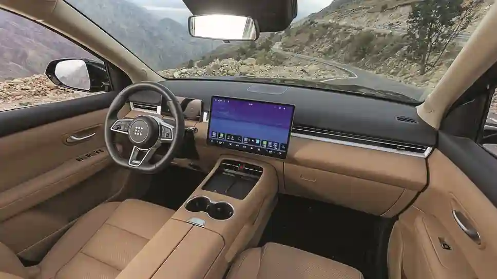 Новость EVOLUTE (Будь последовательным: EVOLUTE i‑SPACE в цепи дагестанских гор)